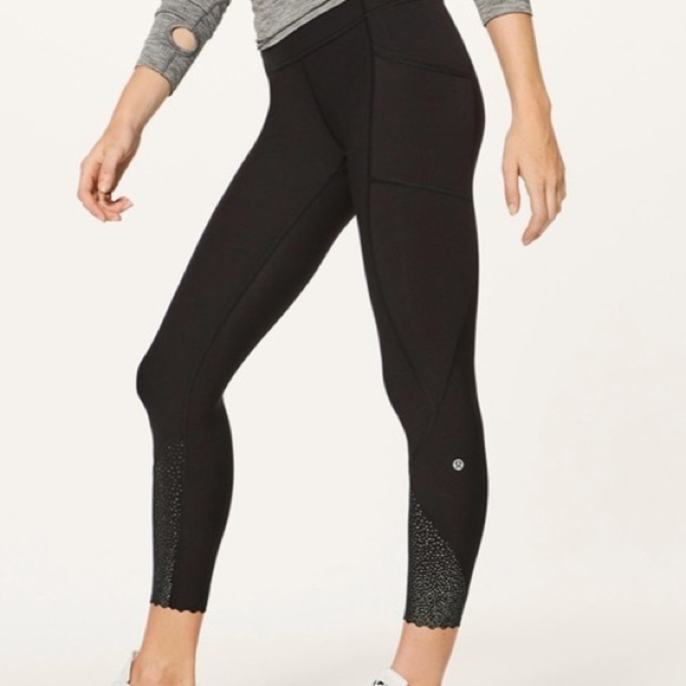 Lululemon black scalloped leggings size 4